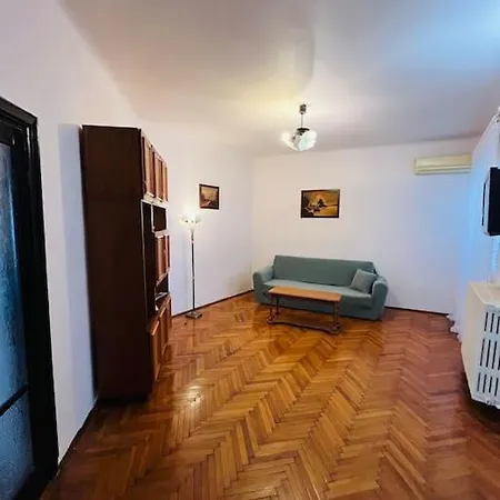 Downtown Unirii Square Private Economy With Shared Amenities Homestay