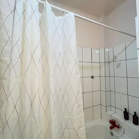 Homestay Downtown Unirii Square Private Economy With Shared Amenities *