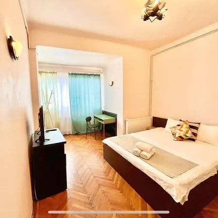 Homestay Downtown Unirii Square Private Economy With Shared Amenities *