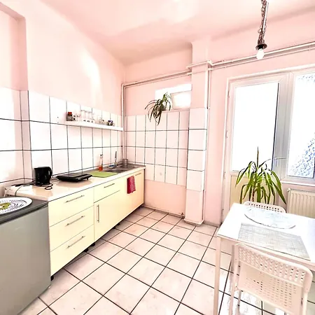 홈스테이 Downtown Unirii Square Private Economy With Shared Amenities 부쿠레슈티