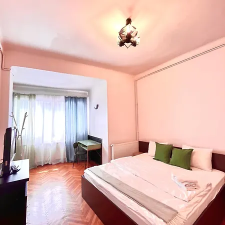Downtown Unirii Square Private Economy With Shared Amenities *