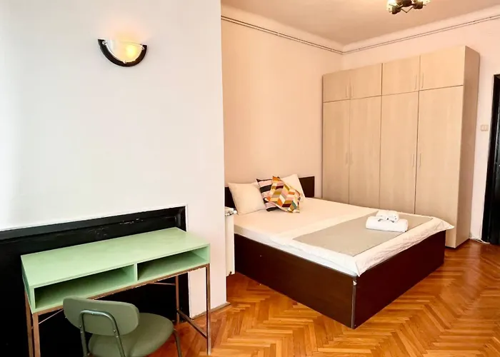 Downtown Unirii Square Private Economy With Shared Amenities