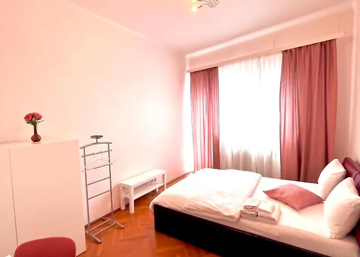 Privat bolig Downtown Unirii Square Private Economy With Shared Amenities *