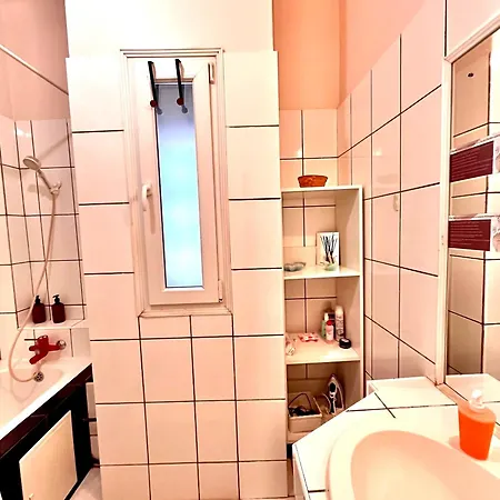 홈스테이 Downtown Unirii Square Private Economy With Shared Amenities *
