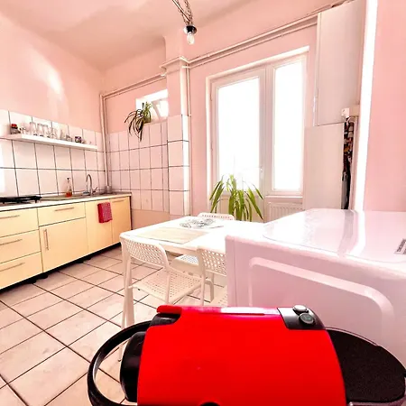 Downtown Unirii Square Private Economy With Shared Amenities בית אירוח בוקרשט